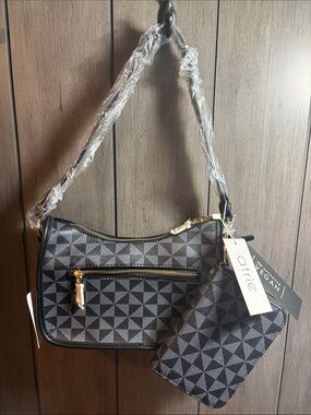 Black Geometric Shoulder Bag with Matching Wristlet.    #4